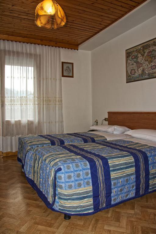 Albergo Ristorante Iris Auronzo di Cadore Ruang foto