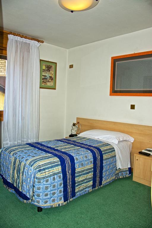 Albergo Ristorante Iris Auronzo di Cadore Ruang foto