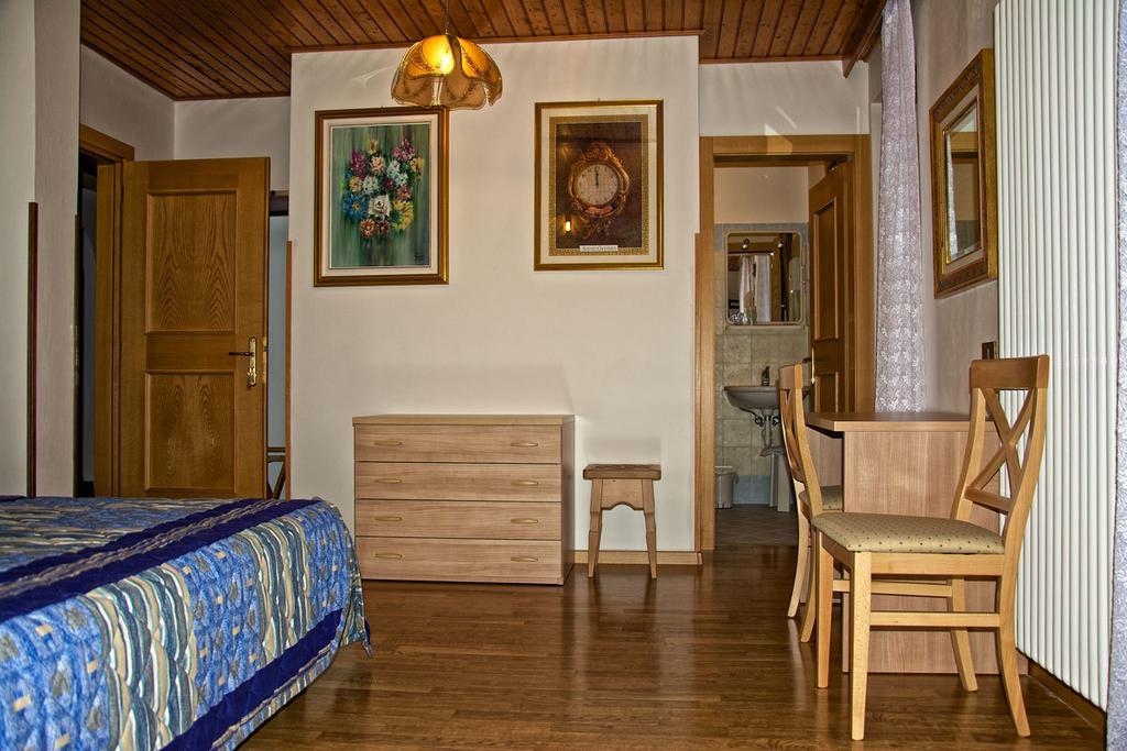 Albergo Ristorante Iris Auronzo di Cadore Ruang foto