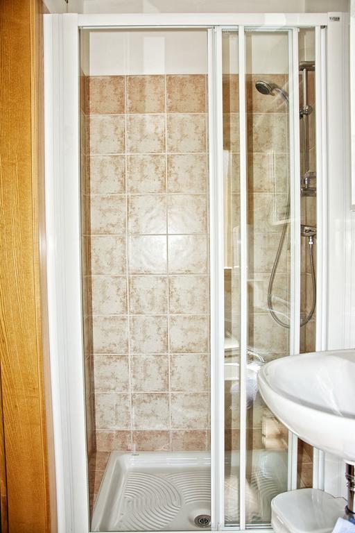 Albergo Ristorante Iris Auronzo di Cadore Bagian luar foto