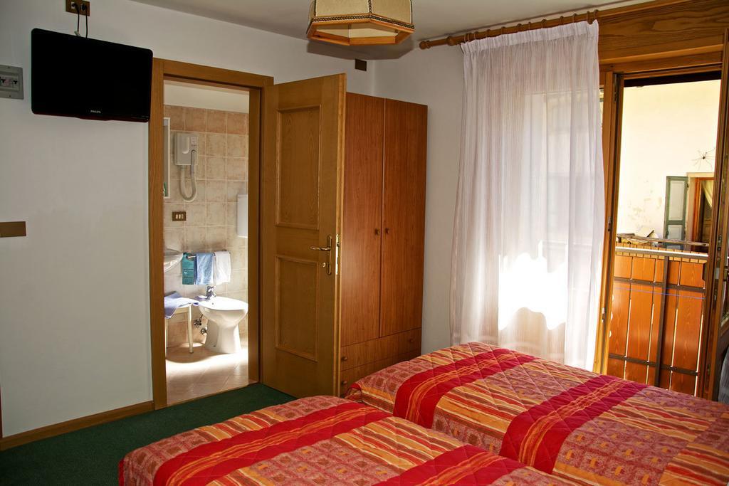 Albergo Ristorante Iris Auronzo di Cadore Bagian luar foto