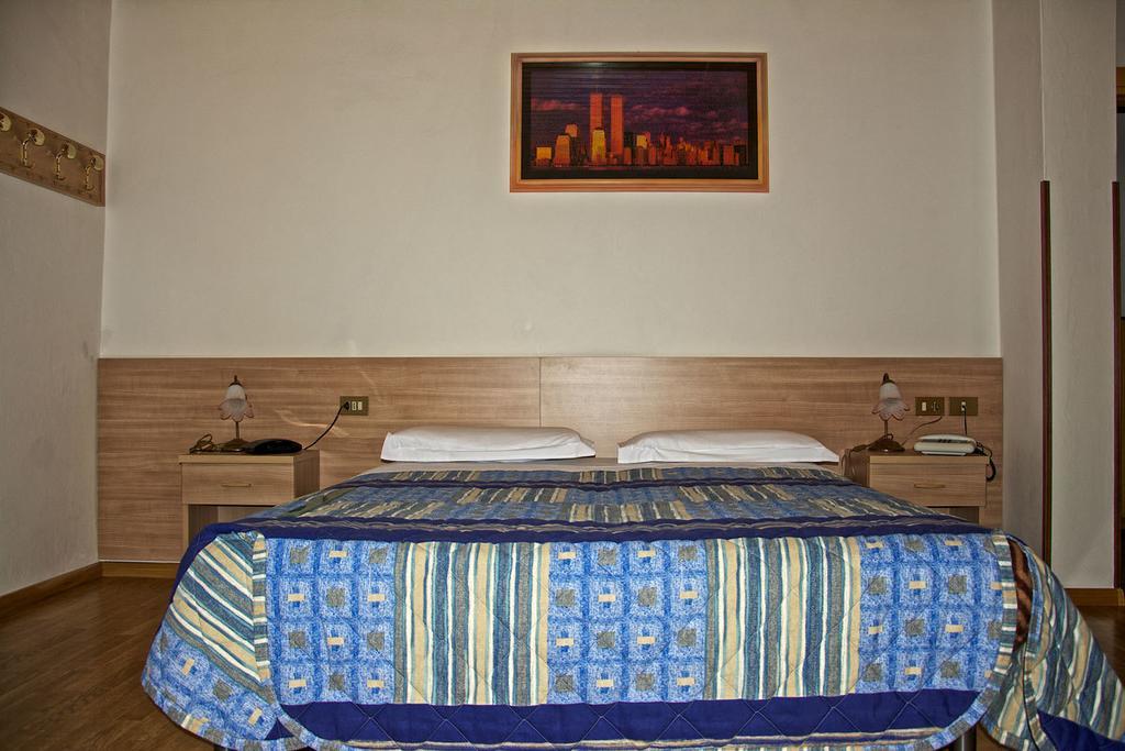 Albergo Ristorante Iris Auronzo di Cadore Ruang foto