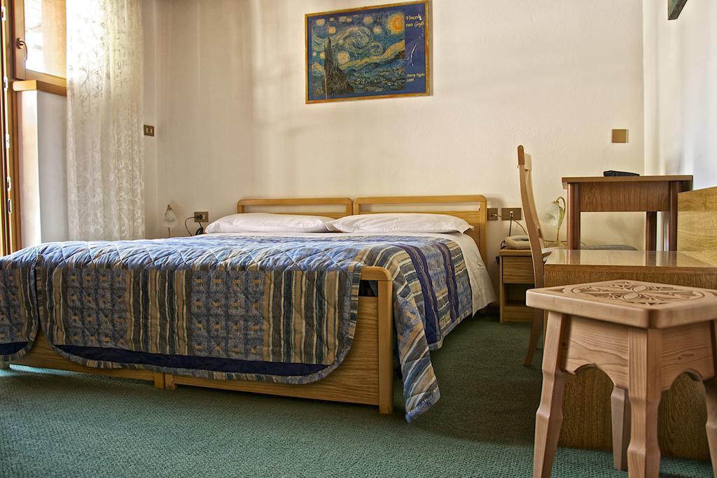 Albergo Ristorante Iris Auronzo di Cadore Bagian luar foto