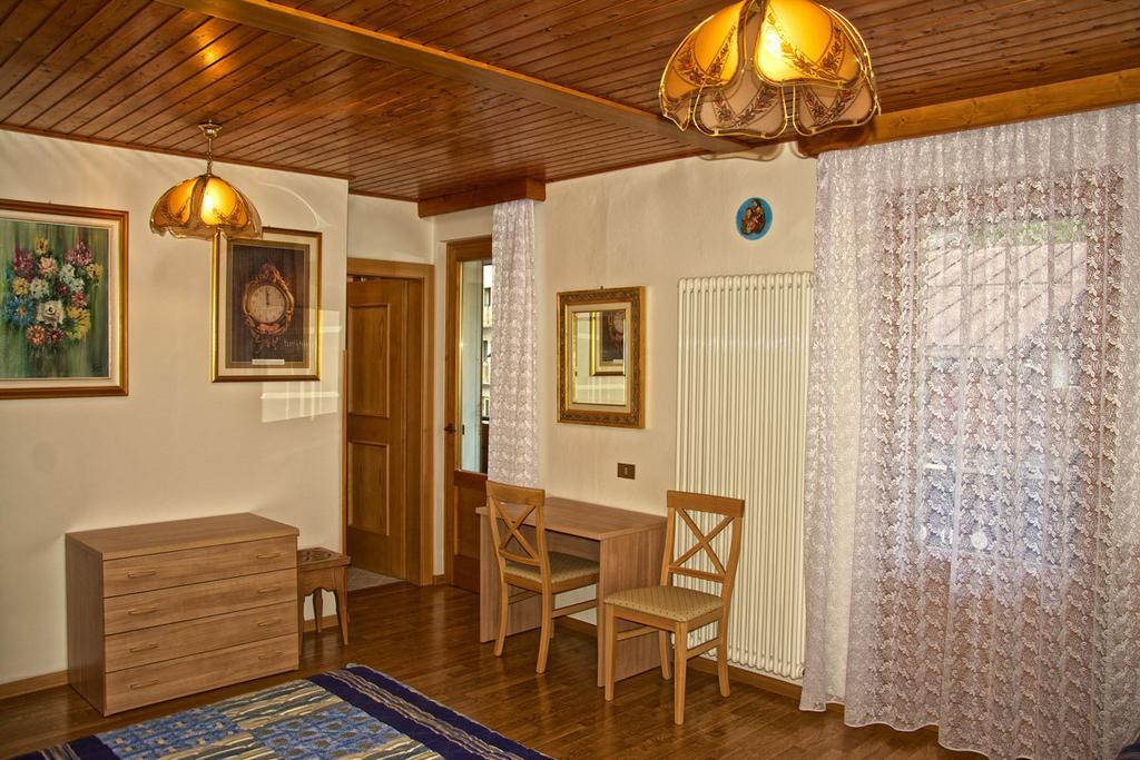 Albergo Ristorante Iris Auronzo di Cadore Ruang foto