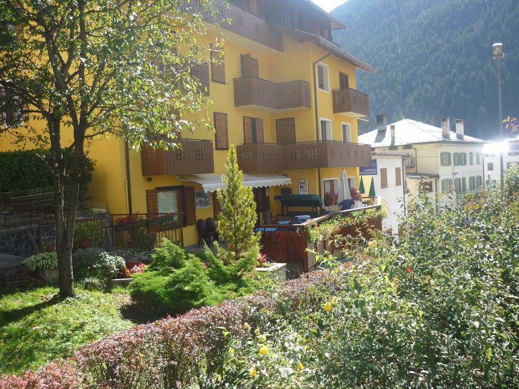 Albergo Ristorante Iris Auronzo di Cadore Bagian luar foto